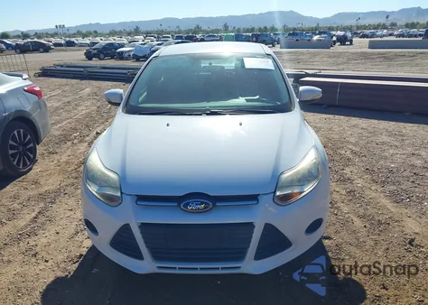 2013 Ford Focus Se z USA, uszkodzony, nr VIN 1FADP3F2XDL374357